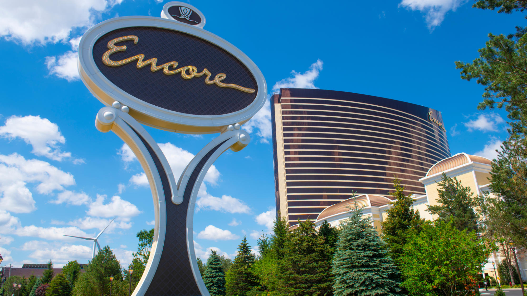 what time does encore casino open